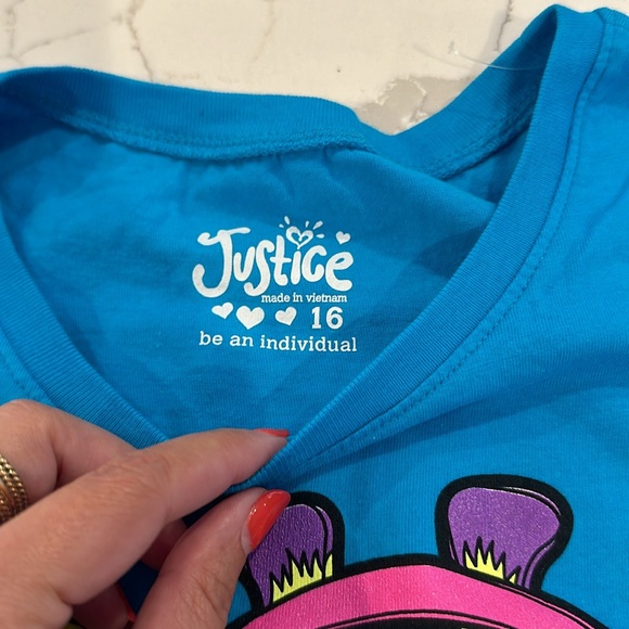 Kids Justice Giraffe T-Shirt - Picture 5 of 9
